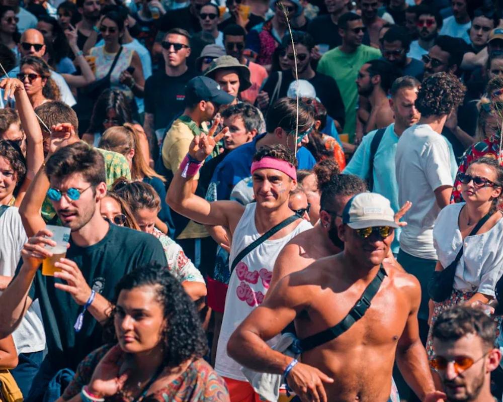 Overcrowding and Crowd Control for Zoo Lantern Festival Safety